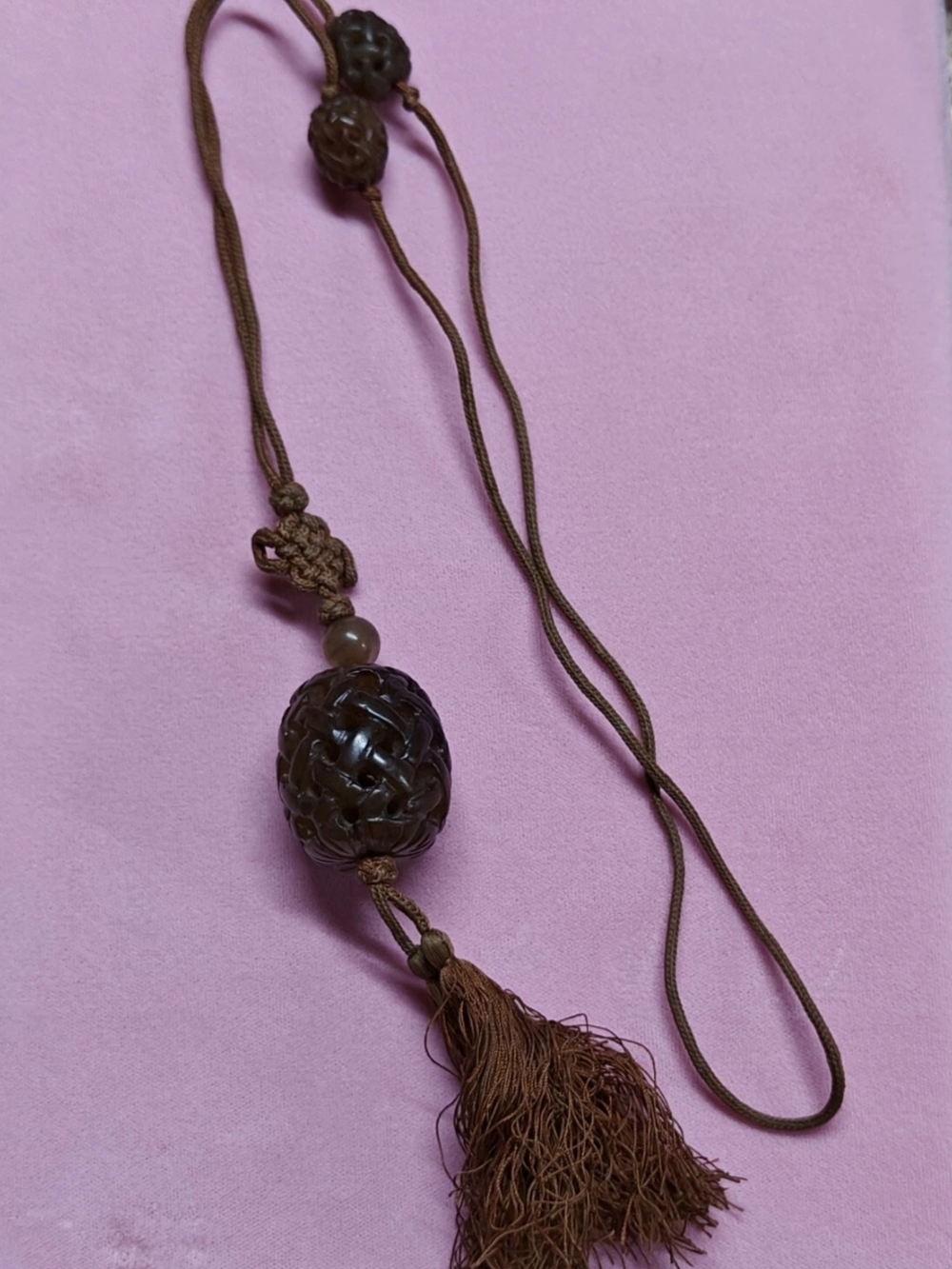 32" Soo Chow "Jade" Hand-Carved Dyed Serpentine Necklace